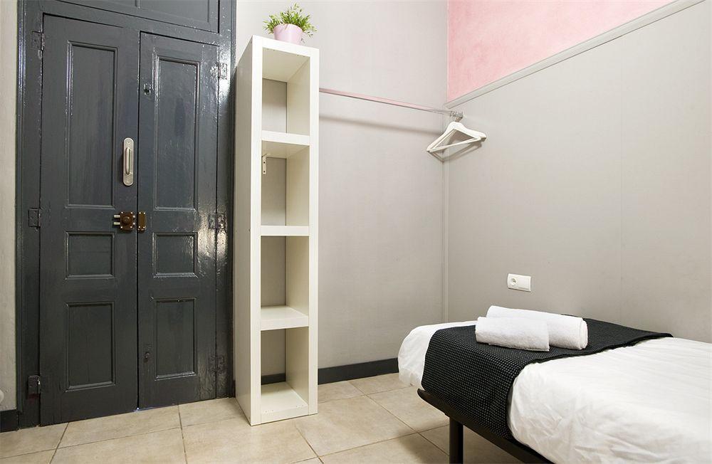 Ella Hostel Barcelone Extérieur photo