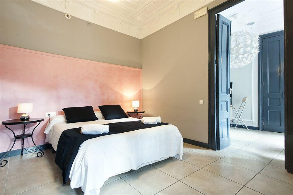Ella Hostel Barcelone Extérieur photo